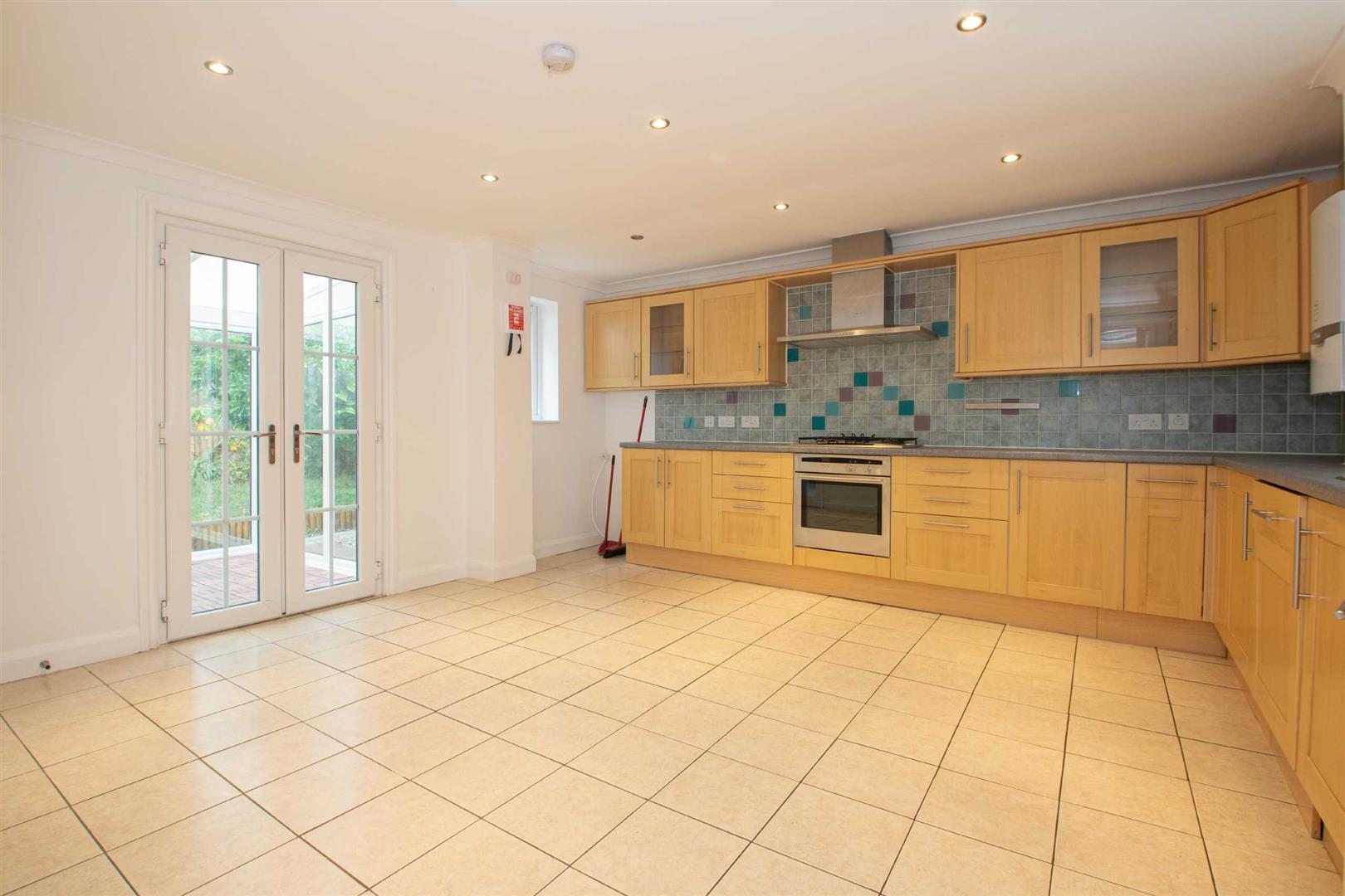 3 bed property in Longleat Court, Milton Keynes
